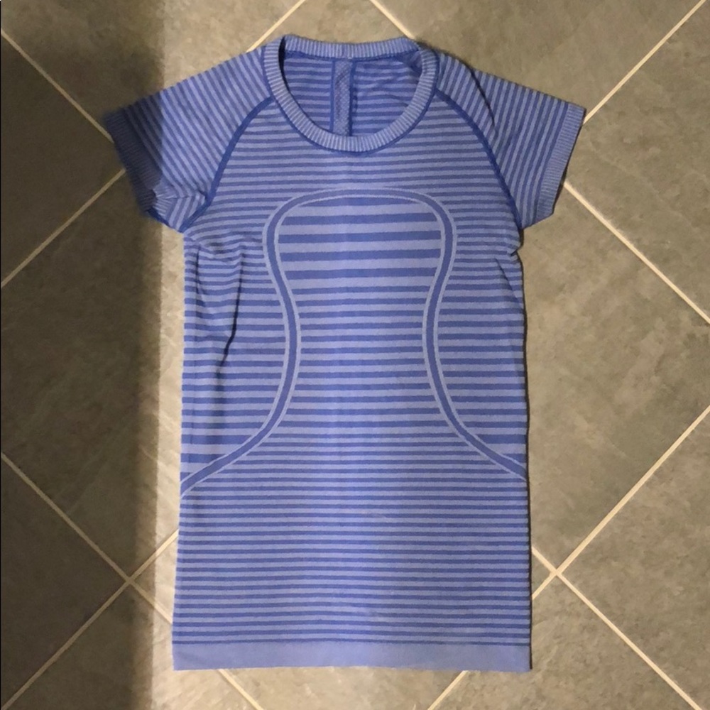 lululemon top (size 4)